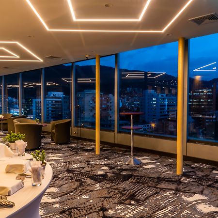 Bogota Plaza Hotel Bagian luar foto The lounge at the airport