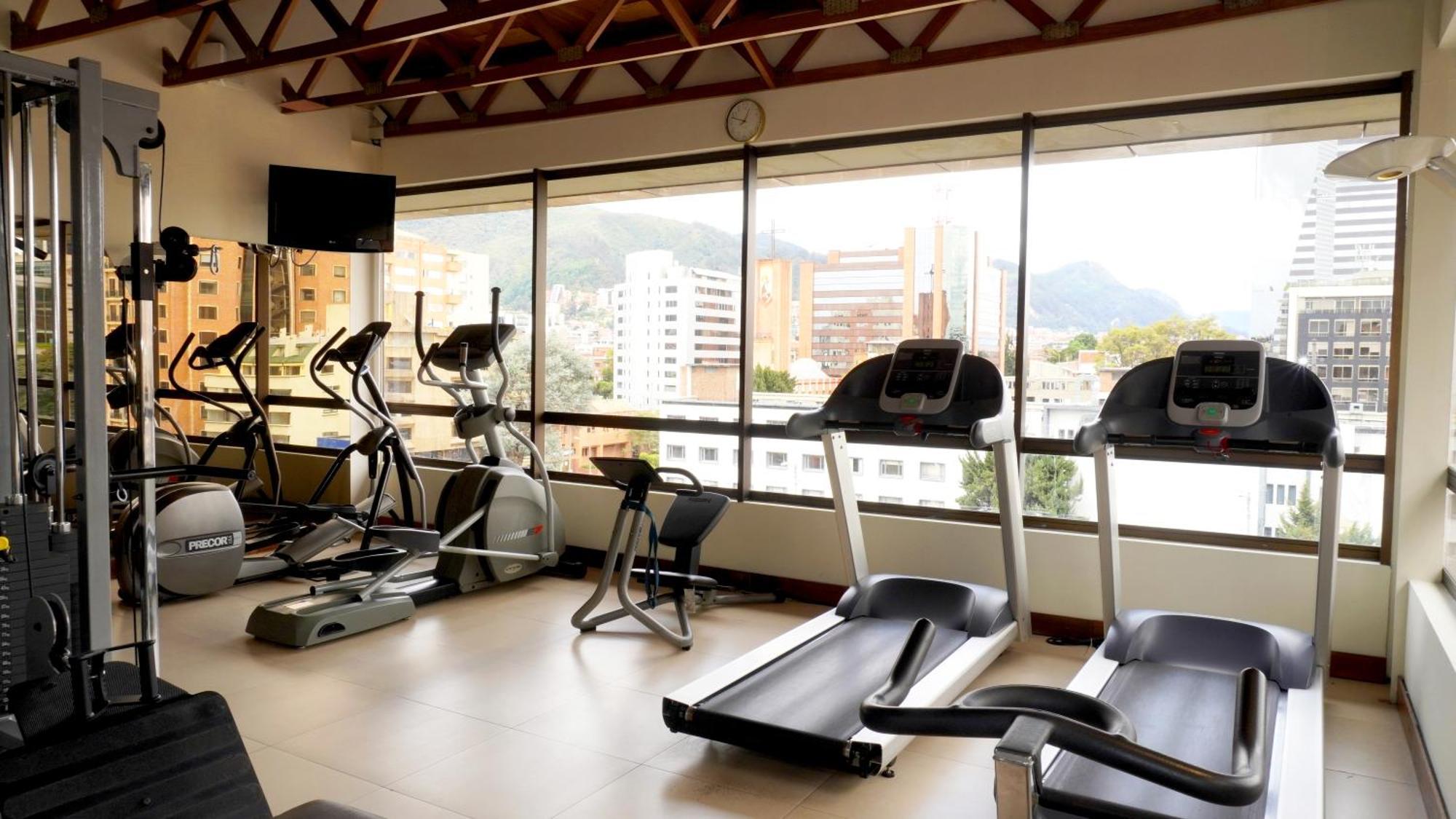 Bogota Plaza Hotel Bagian luar foto A gym in Bogotá, Colombia